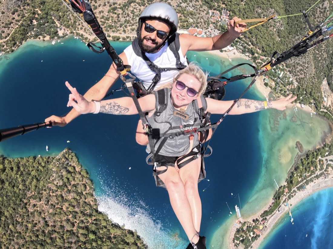 Tandem kanat iniş alanı üzerinde
