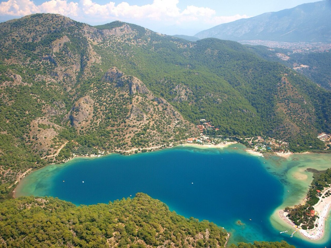 Babadağ yüksekliğinden Ölüdeniz manzarası